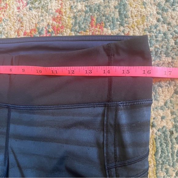 Lululemon Blue Zipper Pocket Low Rise Striped Activewear Capri Leggings Size 10 - Picture 3 of 6